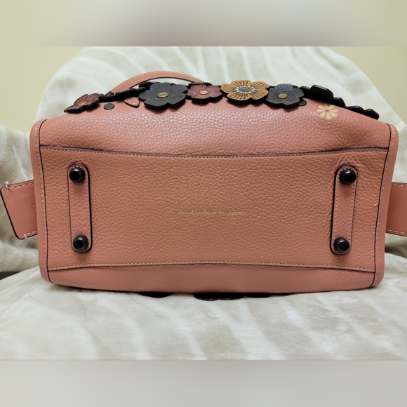 COACH ROGUE 30 TEA ROSE IN MELON - Picture 6 of 15